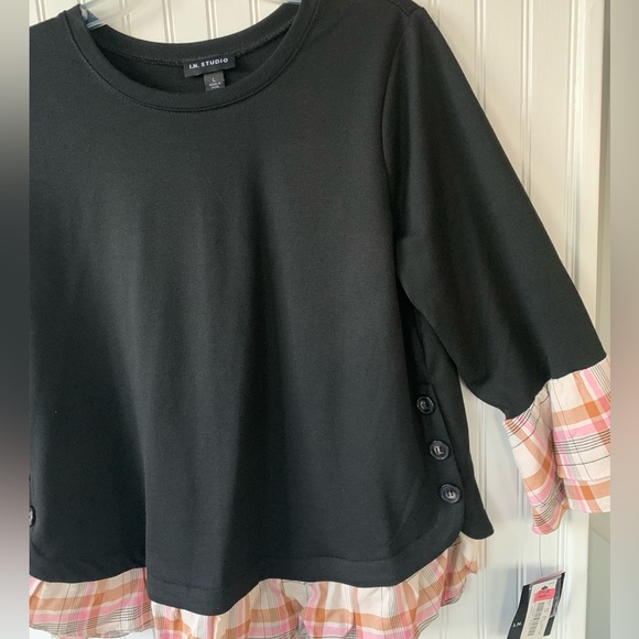 I.N. Studio Tops - I.N. Studio (NWT) Large Black top with plaid trim on sleeves and hem